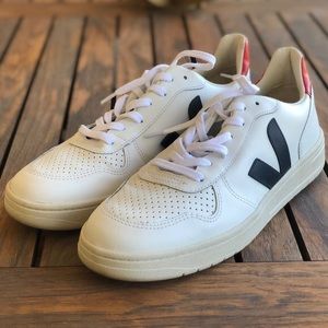 Veja Men's V-10 Sneakers size 11